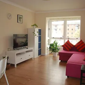 Apartment 3 Bed Flat Close To And The Meadows, Edinburgh